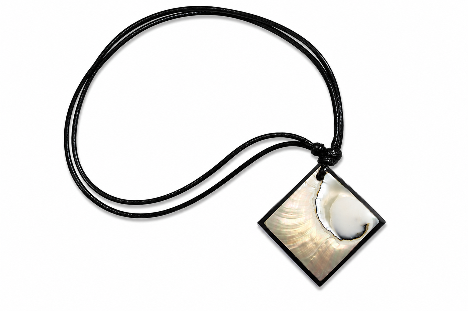 NECKLACE TEYE PENDANT